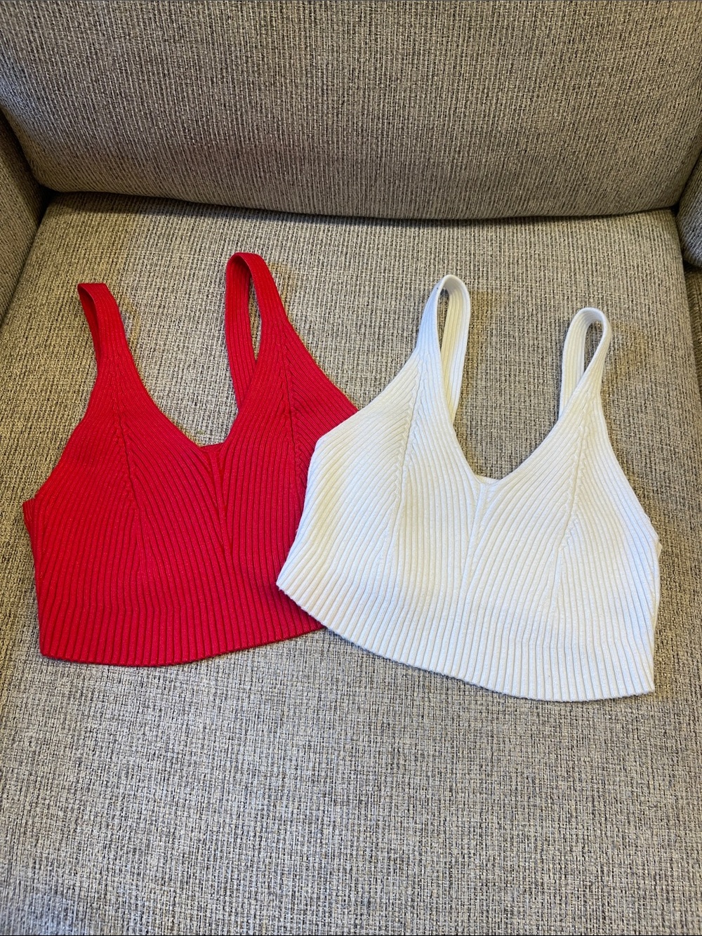SHEIN Red & White Ribbed V-Neck Crop Tops